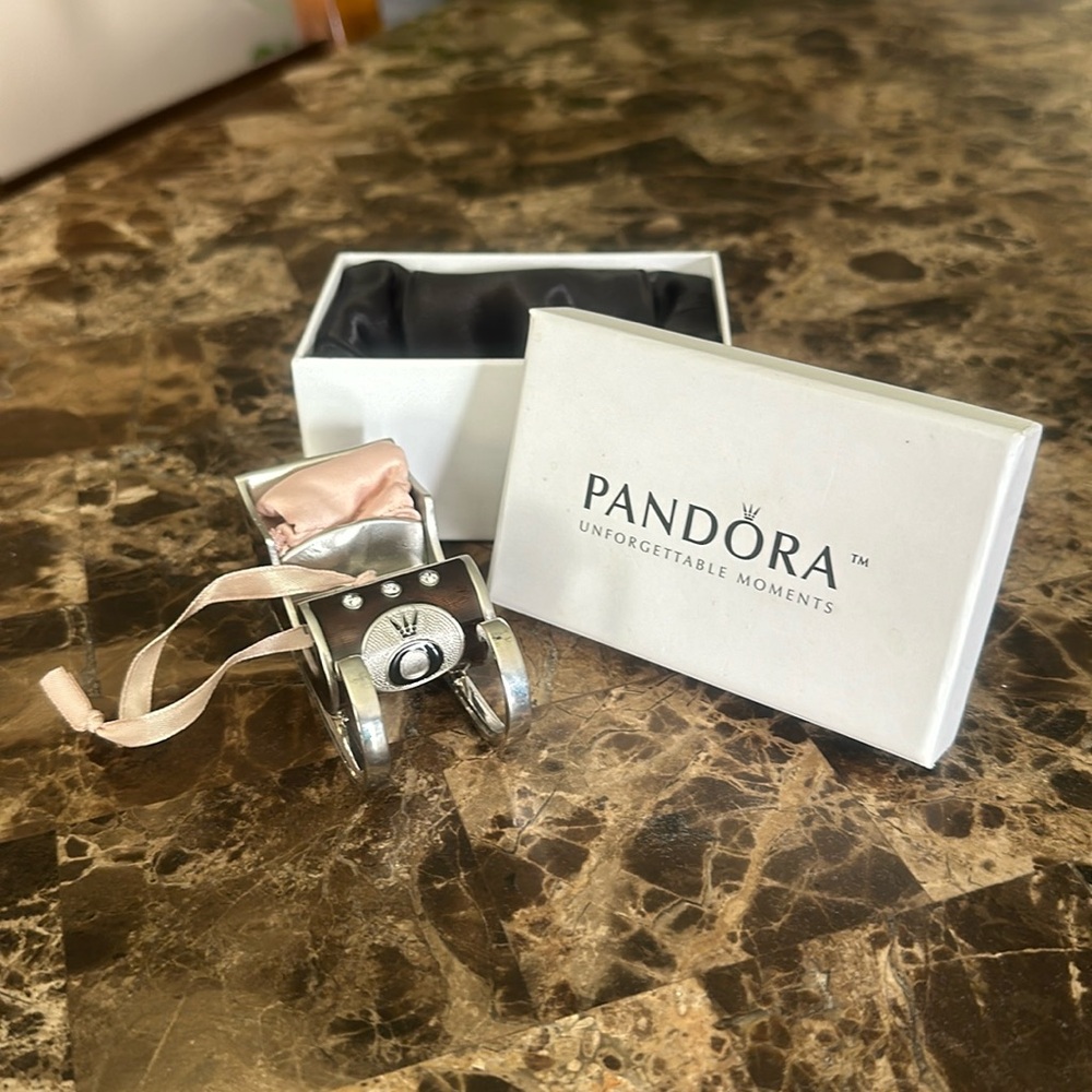 NEW GORGEOUS AUTHENTIC PANDORA 2010 ORNAMENT